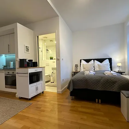 Bella Business&Family 100M Zum Konzerteingang Schloss,Parkplatz,Smarttv,Netflix,Waschmaschine,24H Checkin, 36Qm *