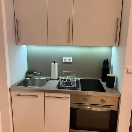 Bella Business&Family 100M Zum Konzerteingang Schloss,Parkplatz,Smarttv,Netflix,Waschmaschine,24H Checkin, 36Qm Apartamento *