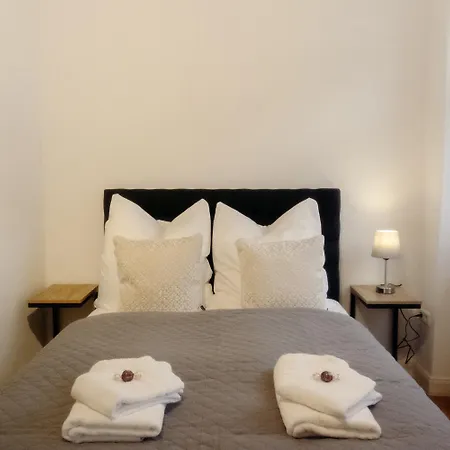 Apartamento Bella Business&Family 100M Zum Konzerteingang Schloss,Parkplatz,Smarttv,Netflix,Waschmaschine,24H Checkin, 36Qm Ludwigsburg