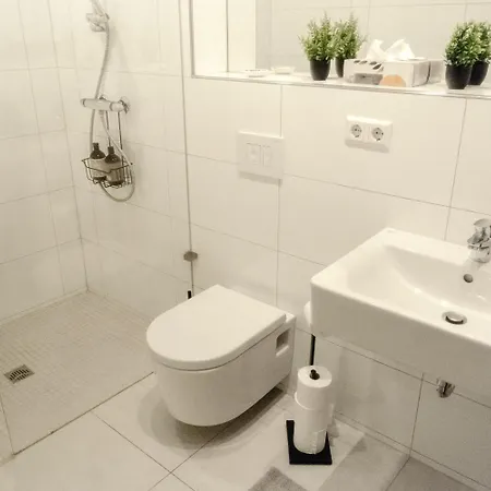 Bella Business&Family 100M Zum Konzerteingang Schloss,Parkplatz,Smarttv,Netflix,Waschmaschine,24H Checkin, 36Qm Ludwigsburg