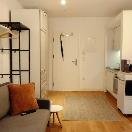 Bella Business&Family 100M Zum Konzerteingang Schloss,Parkplatz,Smarttv,Netflix,Waschmaschine,24H Checkin, 36Qm * Ludwigsburg